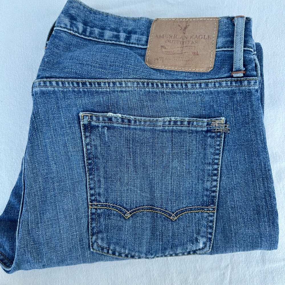 American Eagle Outfitters Blue Jeans with Classic Medium Wash # A1